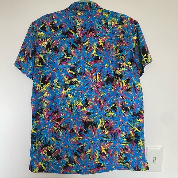 Retro Rifle 80’s Hawaiian shirt size medium - Picture 6 of 9